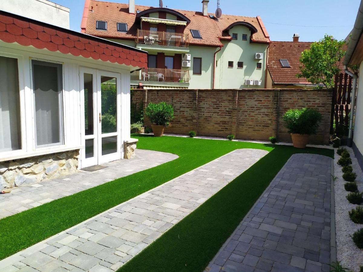 Zoli Apartmanok-Zoli Koelcsey 19 Villa Hajdúszoboszló Εξωτερικό φωτογραφία